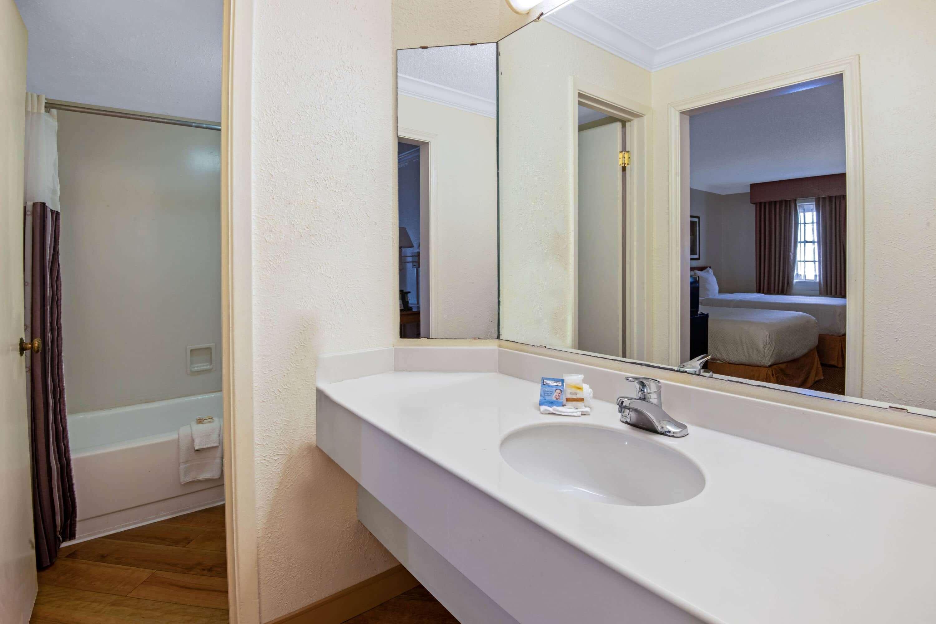 La Quinta Inn By Wyndham San Antonio Lackland Екстер'єр фото