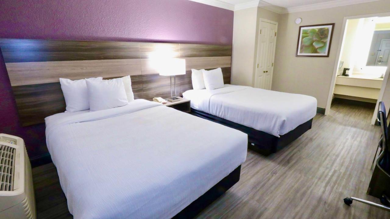 La Quinta Inn By Wyndham San Antonio Lackland Екстер'єр фото