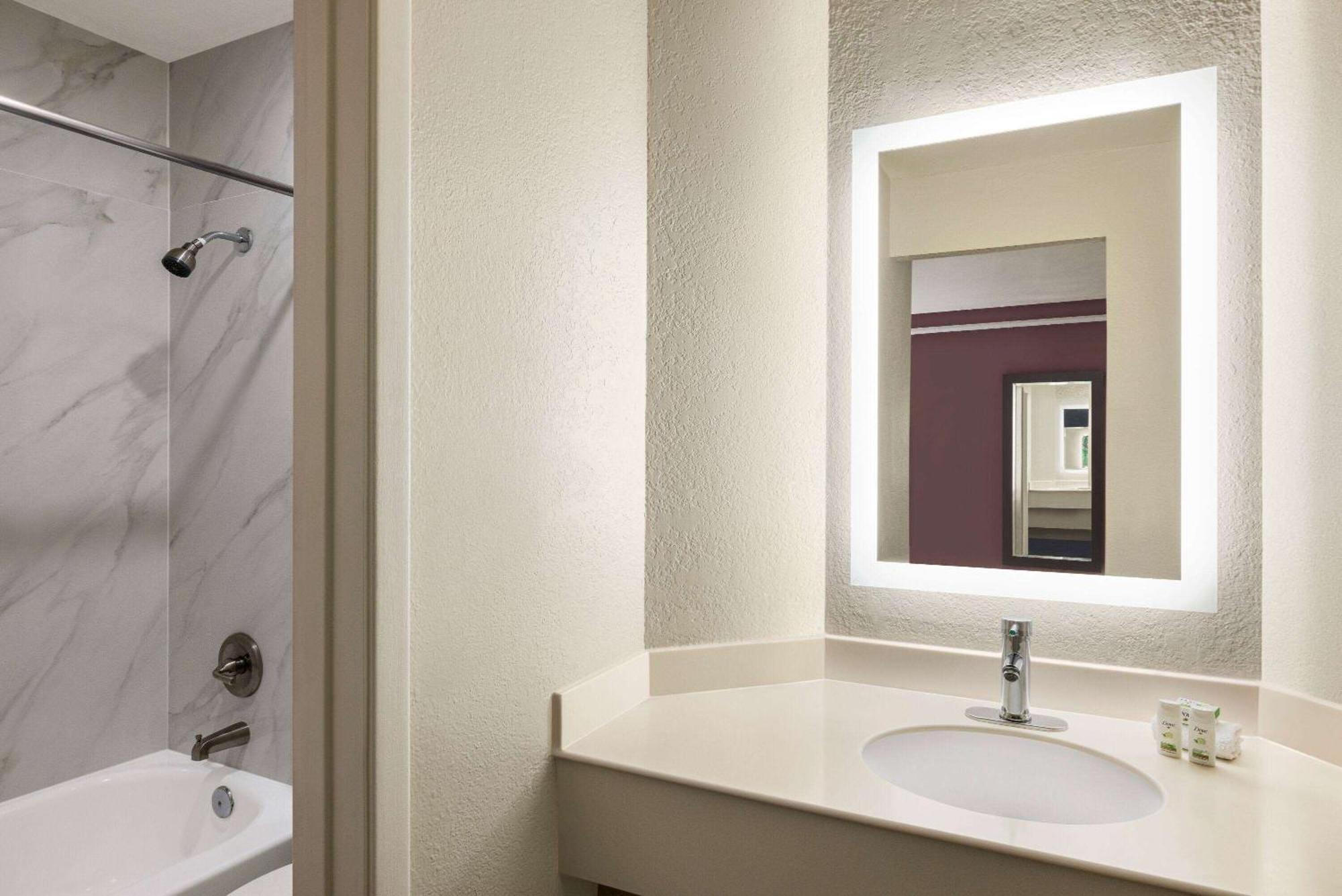La Quinta Inn By Wyndham San Antonio Lackland Екстер'єр фото