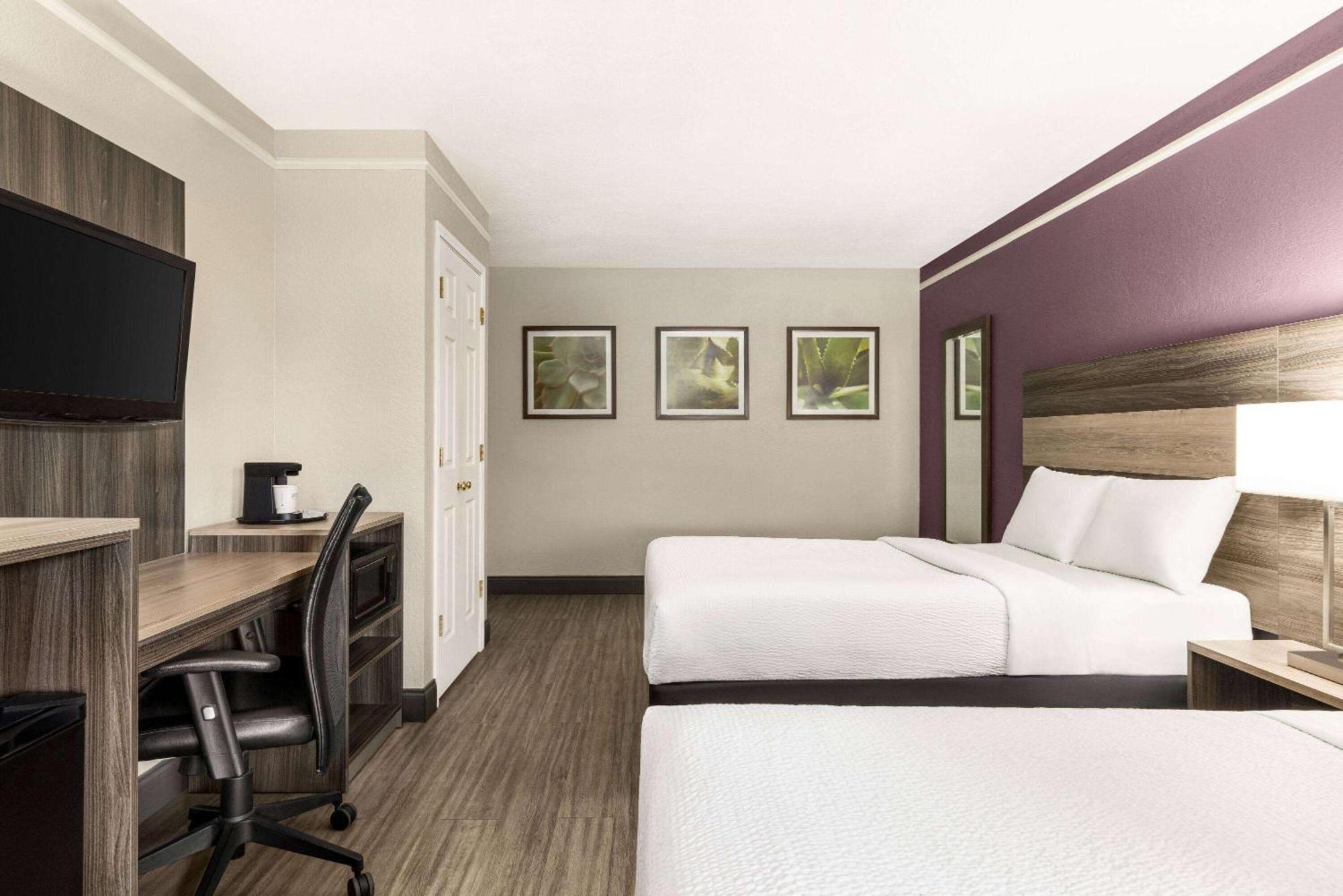 La Quinta Inn By Wyndham San Antonio Lackland Екстер'єр фото