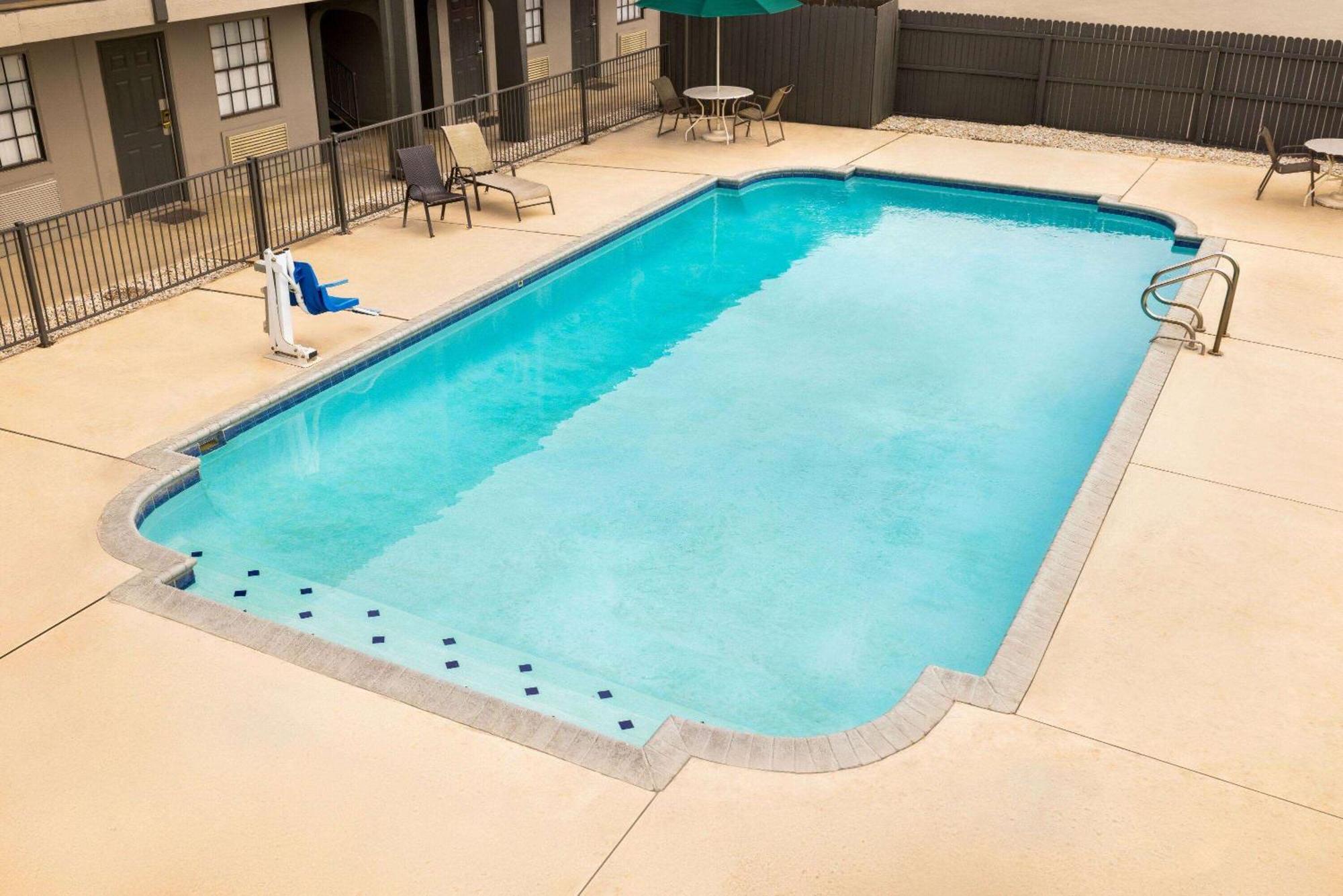 La Quinta Inn By Wyndham San Antonio Lackland Екстер'єр фото