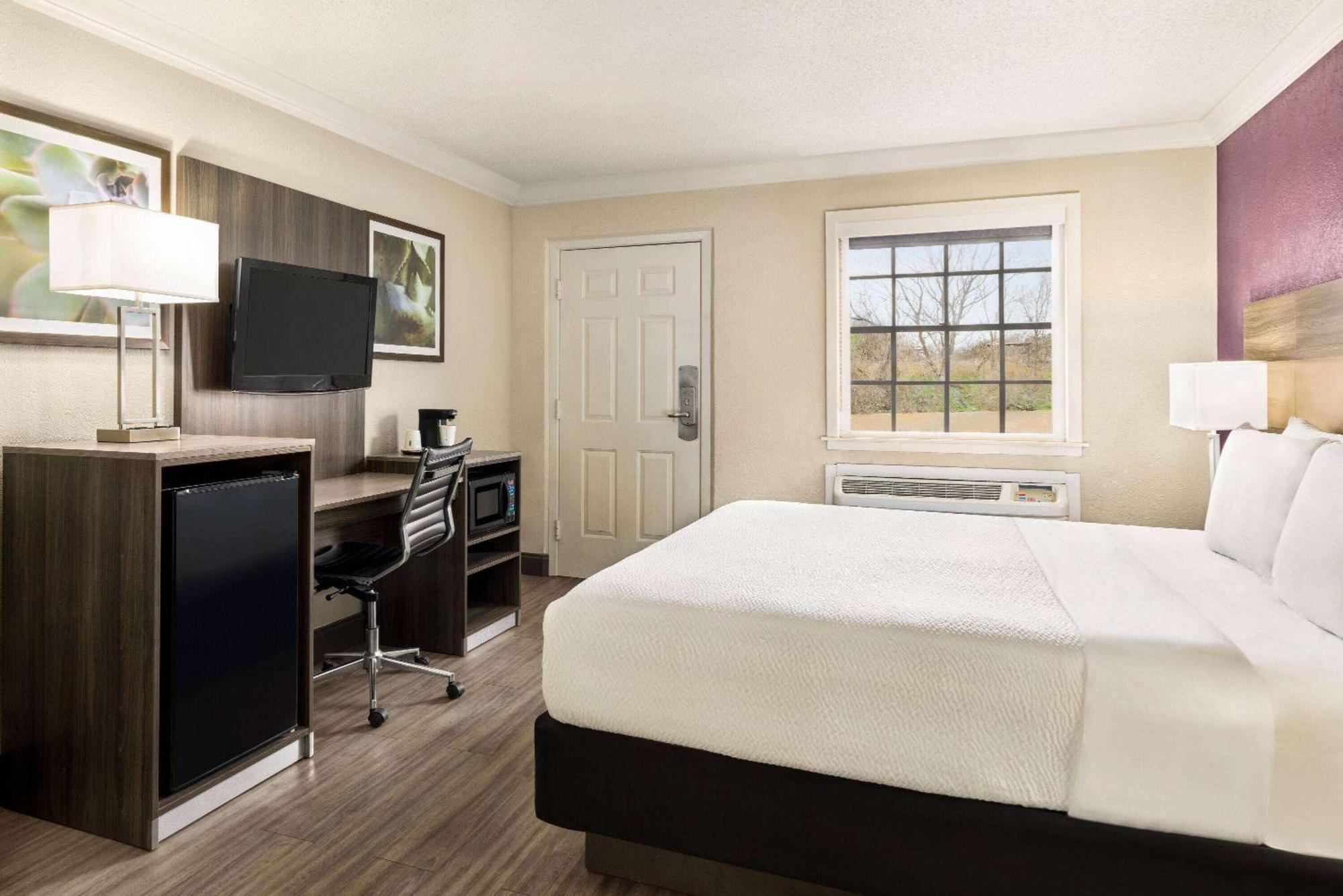 La Quinta Inn By Wyndham San Antonio Lackland Екстер'єр фото