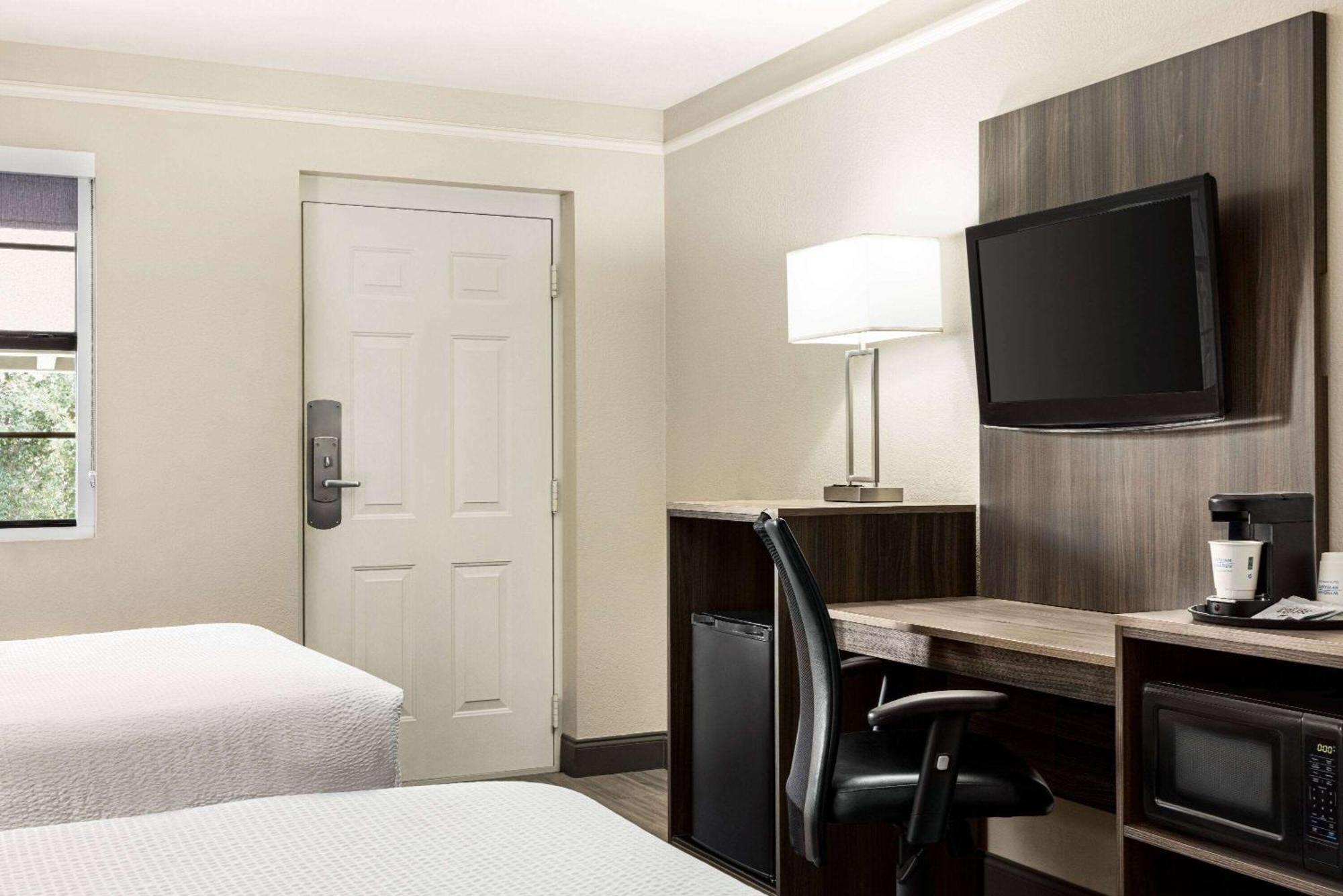 La Quinta Inn By Wyndham San Antonio Lackland Екстер'єр фото