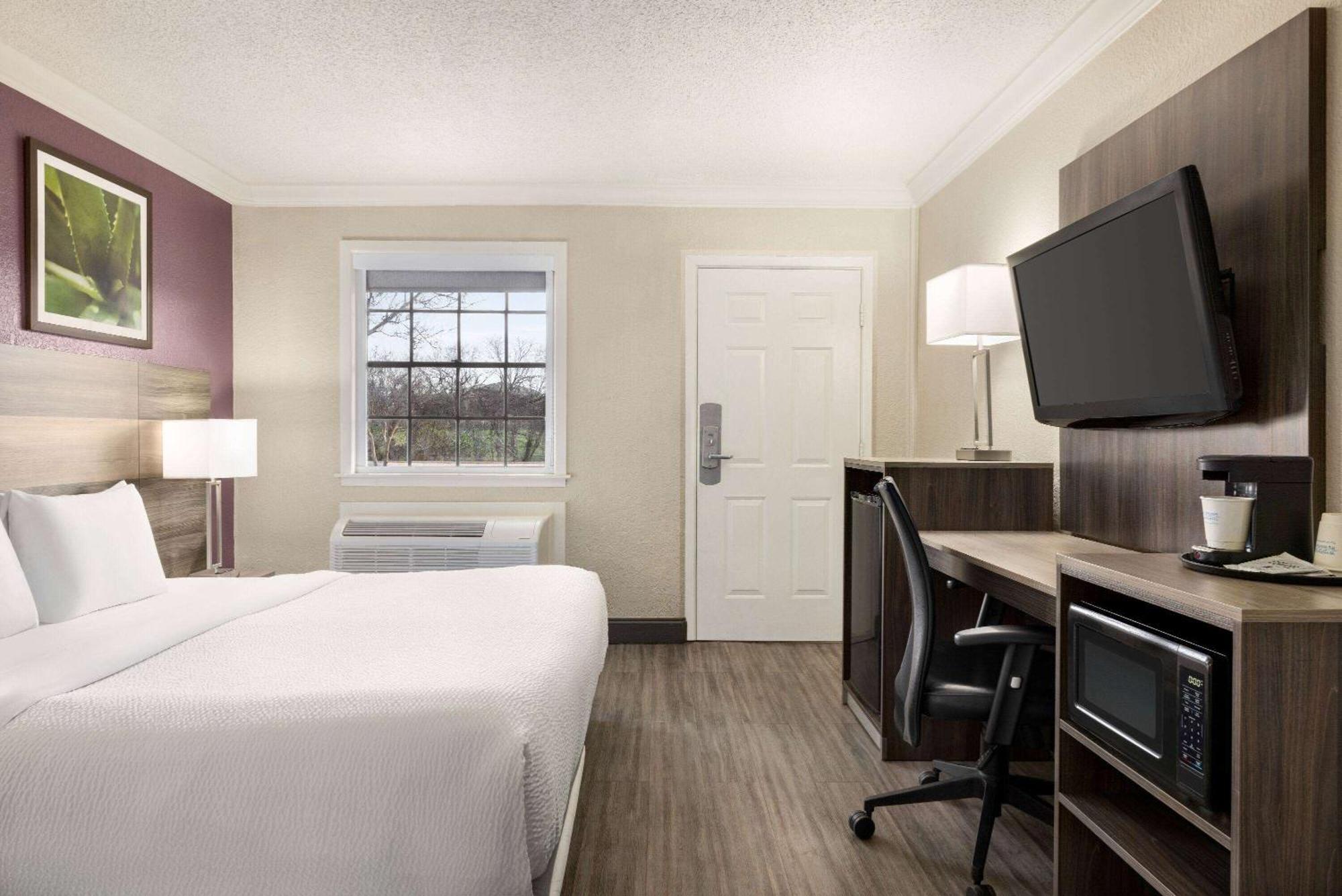 La Quinta Inn By Wyndham San Antonio Lackland Екстер'єр фото